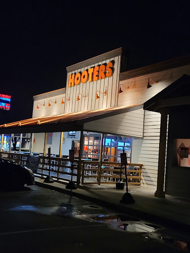 Hooters