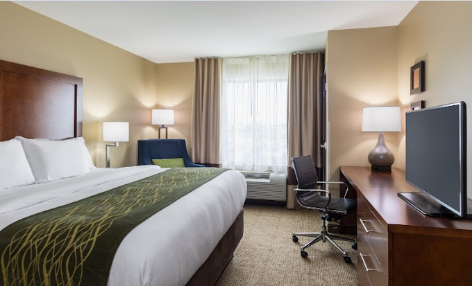 Comfort Inn and Suites - Crossplex Village