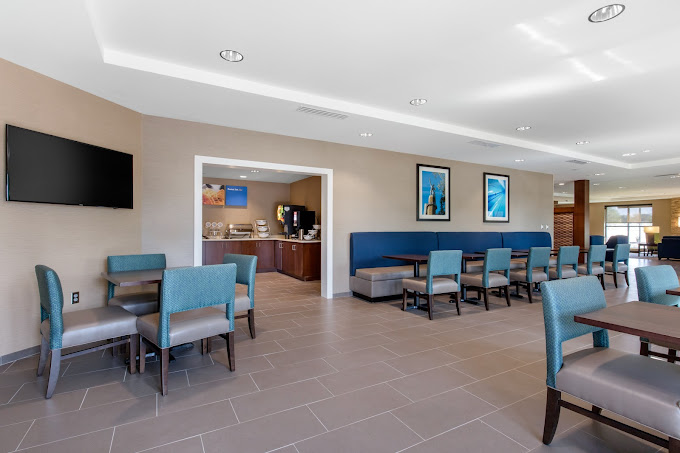 Comfort Inn and Suites - Crossplex Village