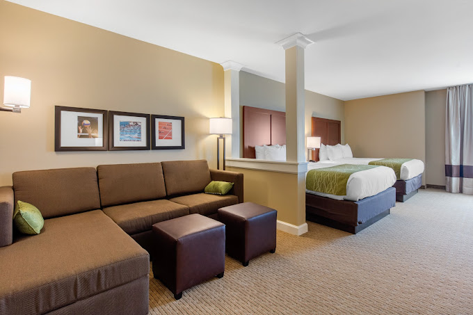 Comfort Inn and Suites - Crossplex Village