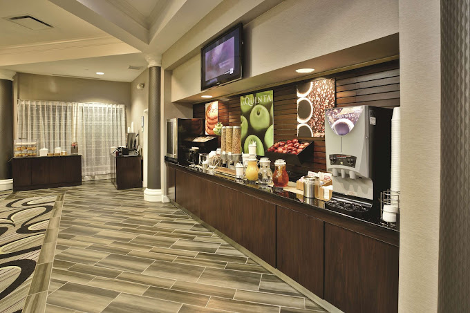 La Quinta Inn & Suites by Wyndham Birmingham Homewood