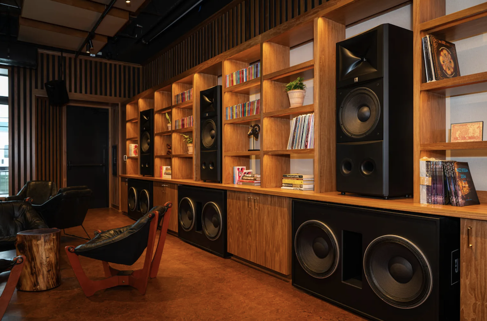 High Dive Lounge now open at Lakeview Marina