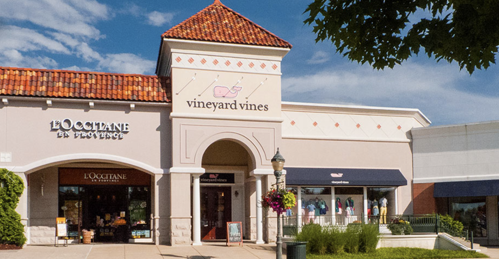 Vineyard Vines closes in Summit